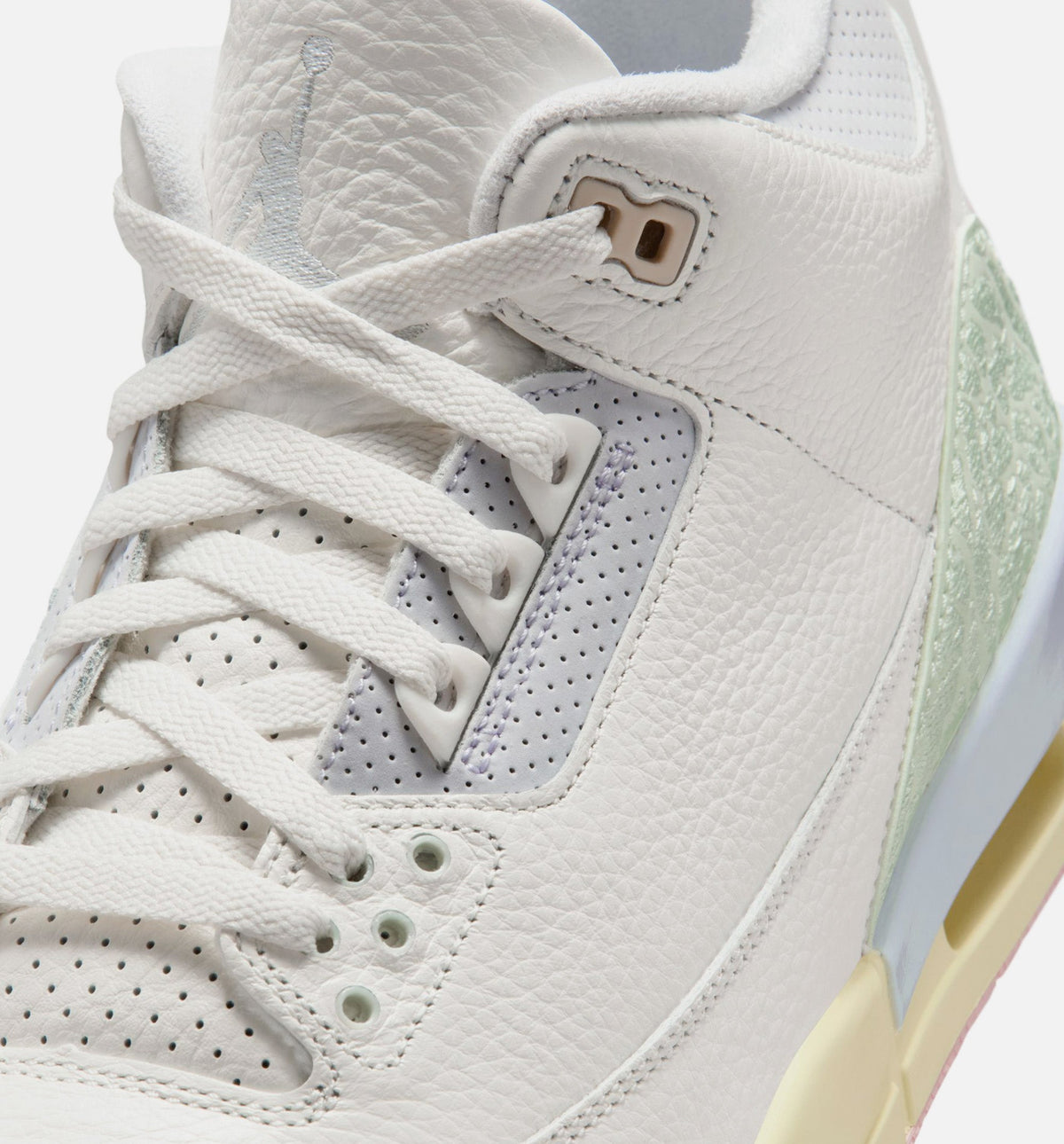 Air Jordan 3 Retro Sail And Jade Aura Men's Lifestyle Shoes - Sail / Jade Aura / Aura / Iced Carmine