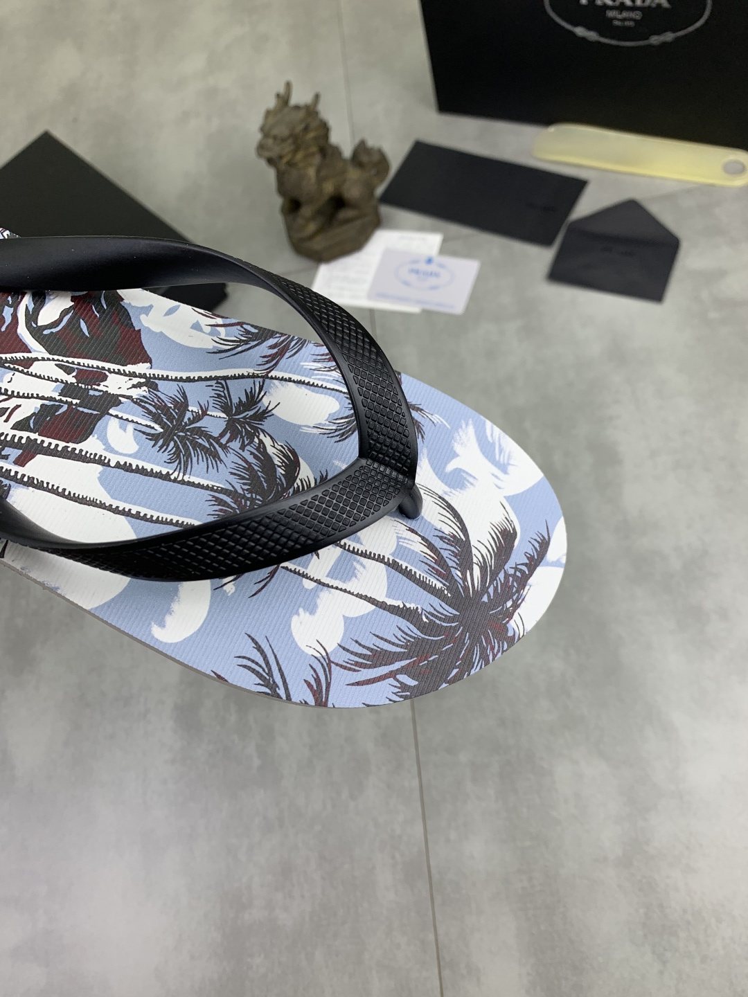 Prada Botanical Print Flip-Flops - Black & Multicolor Print