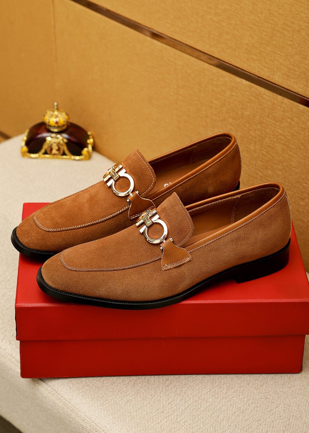 Ferragamo Men's Brown Metal Hardware Loafers