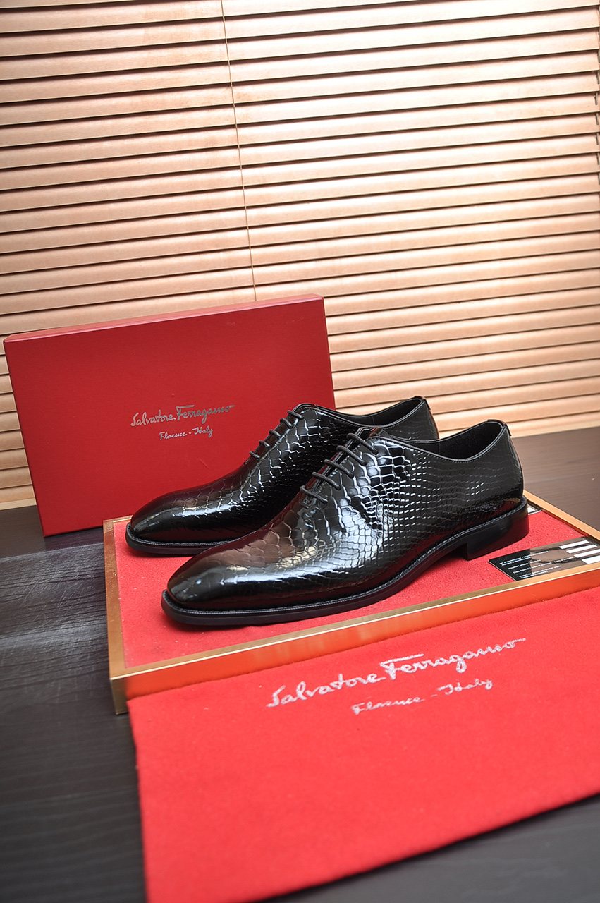 Ferragamo Black Textured Lace-Up Dress Shoes