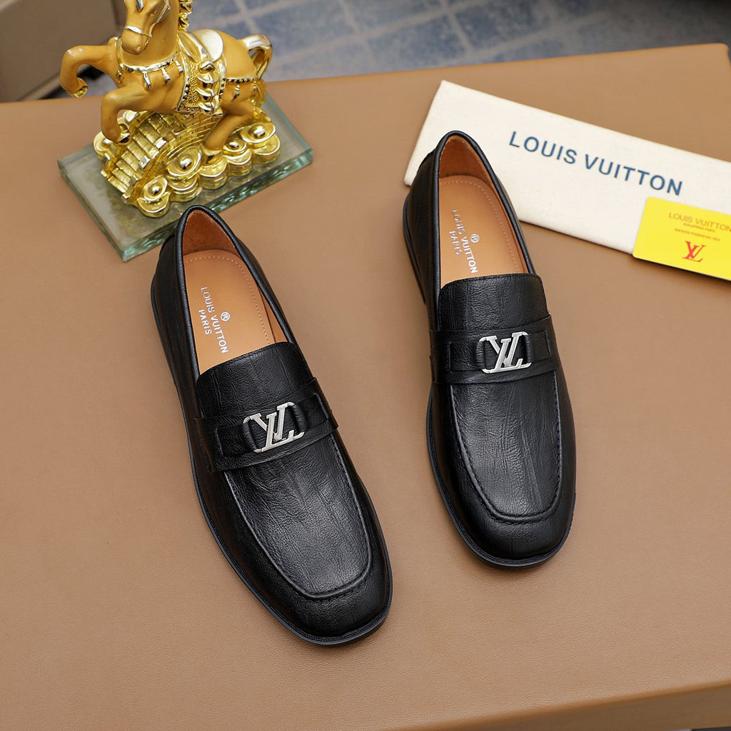 Louis Vuitton Men's Black Textured Hardware Loafers