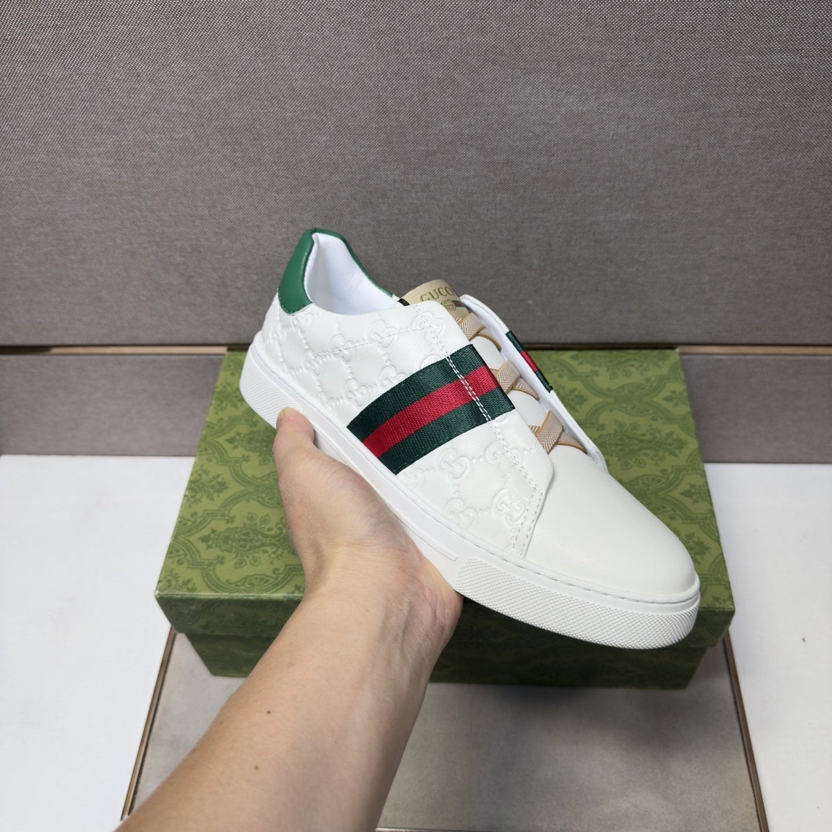 Gucci Green-Red Stripe Low-Top Sneakers